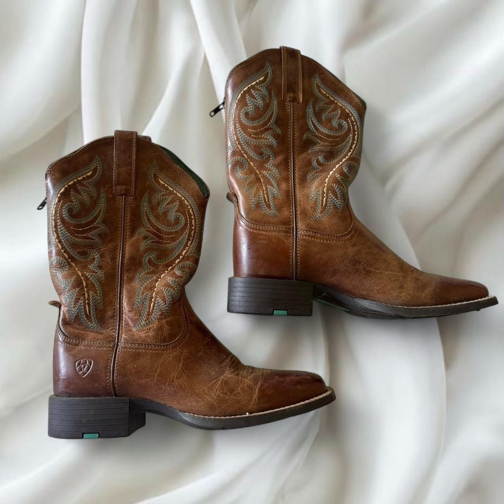 NWOT Ariat‎ square toe cowgirl boots country western boho